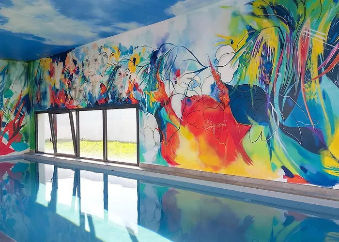 Piscine Interieure * 鲁瓦扬