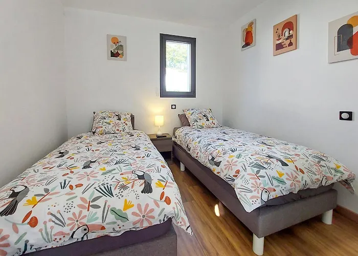 Piscine Interieure * 鲁瓦扬