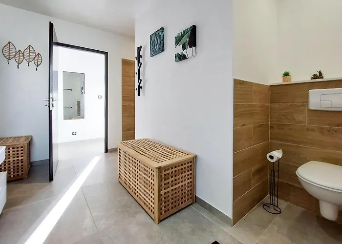 度假居 Piscine Interieure *