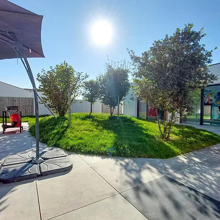 Holiday home Piscine Interieure