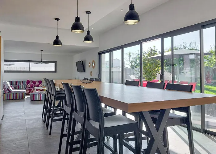 Piscine Interieure Hébergement de vacances *